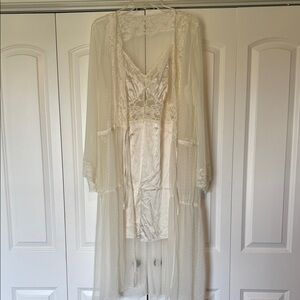 Luxurious Cream Lace Robe and Nightgown Set